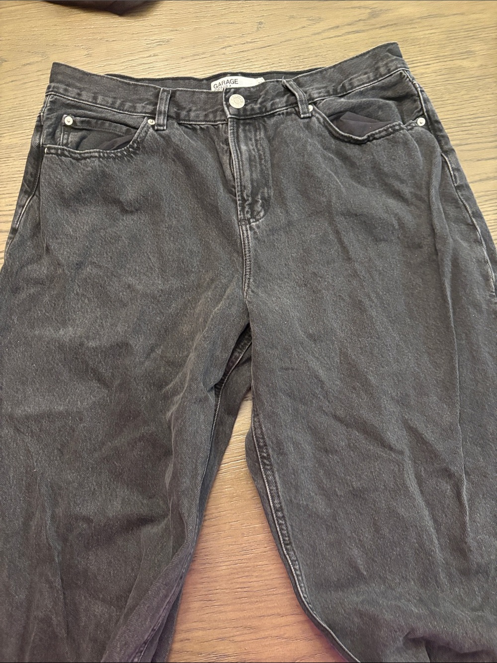 Garage woman’s Charcoal Black Relaxed Jeans